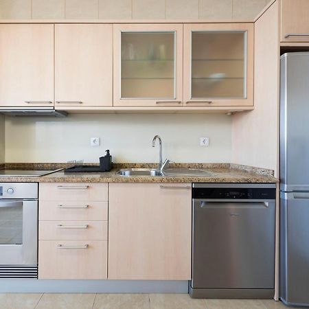 Lovelystay - Downtown Modern 2Br Flat With Free Parking Porto Kültér fotó